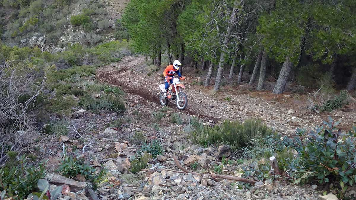 Excursions moto enduro en Sardaigne
